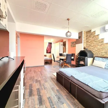 Sea Star Studio-to The Sea Garden * בורגאס