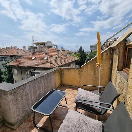 Sea Star Studio-to The Sea Garden *